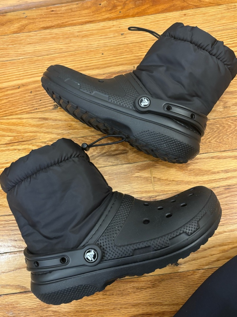 CROCS Black Women's Insulated Ankle Booties - Picture 8 of 8
